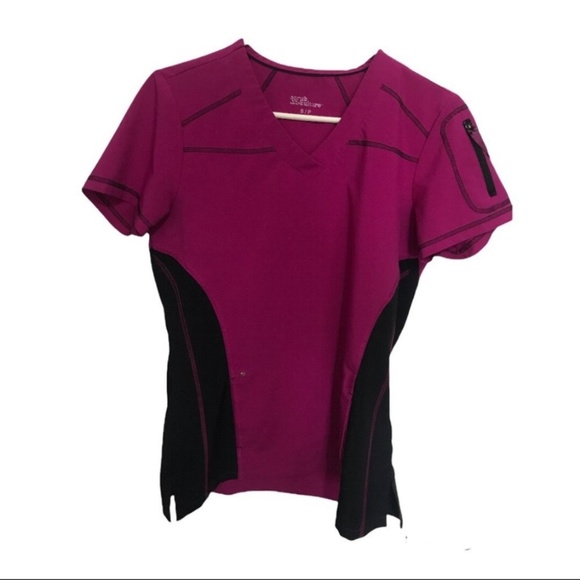 💋3/30 Scrub top Fuchsia and black form fitted stretch - Picture 1 of 5